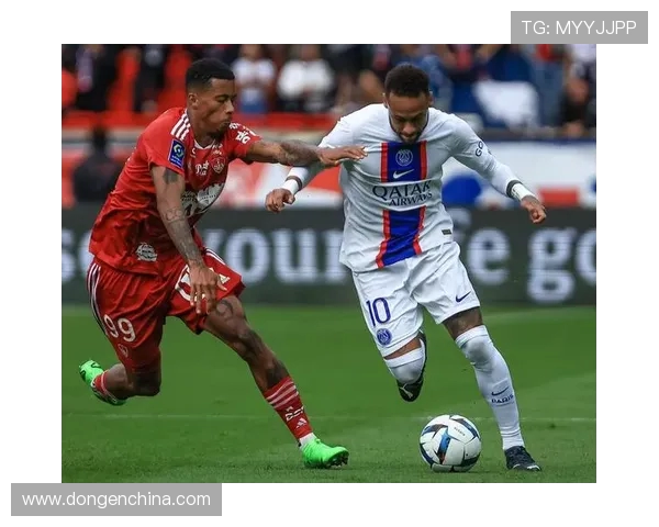 法甲巴黎阵型调整：巴黎圣日耳曼阵型灵活性与战术变化